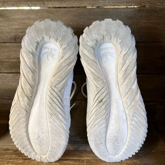 Athletic_Shoes